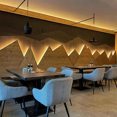 House Snc Di Elisa Baroni E Beatrice Dei Cas *