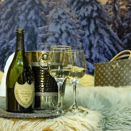 Appartement House Snc Di Elisa Baroni E Beatrice Dei Cas *