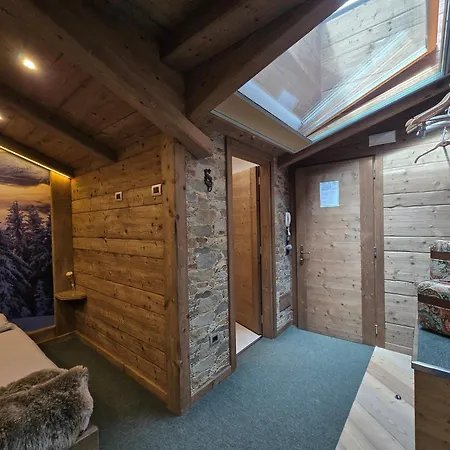 House Snc Di Elisa Baroni E Beatrice Dei Cas *