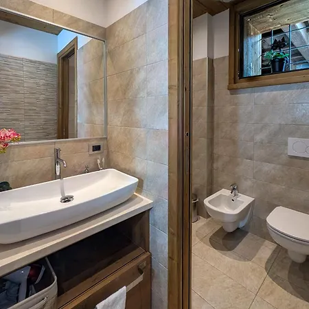 House Snc Di Elisa Baroni E Beatrice Dei Cas * Bormio