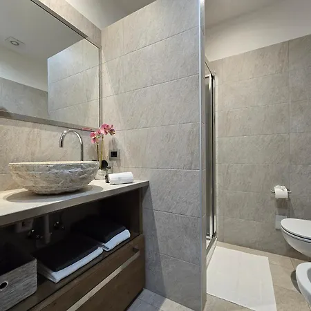 House Snc Di Elisa Baroni E Beatrice Dei Cas