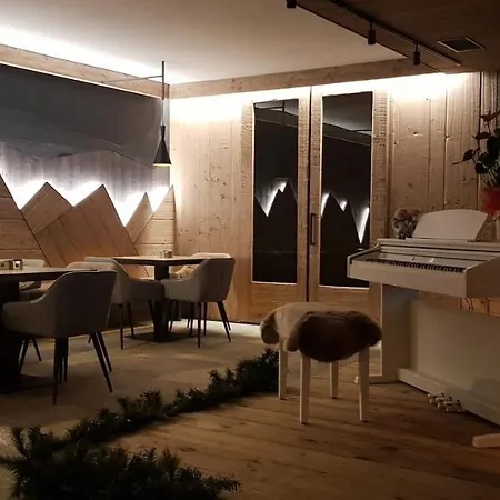 House Snc Di Elisa Baroni E Beatrice Dei Cas *