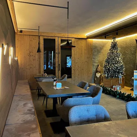 House Snc Di Elisa Baroni E Beatrice Dei Cas Bormio