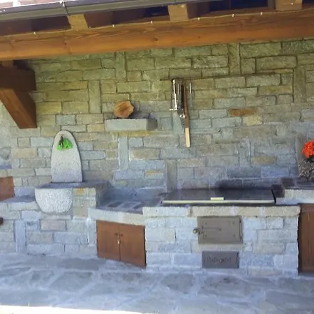 House Snc Di Elisa Baroni E Beatrice Dei Cas Appartamento Bormio