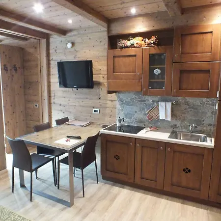 House Snc Di Elisa Baroni E Beatrice Dei Cas Appartamento Bormio