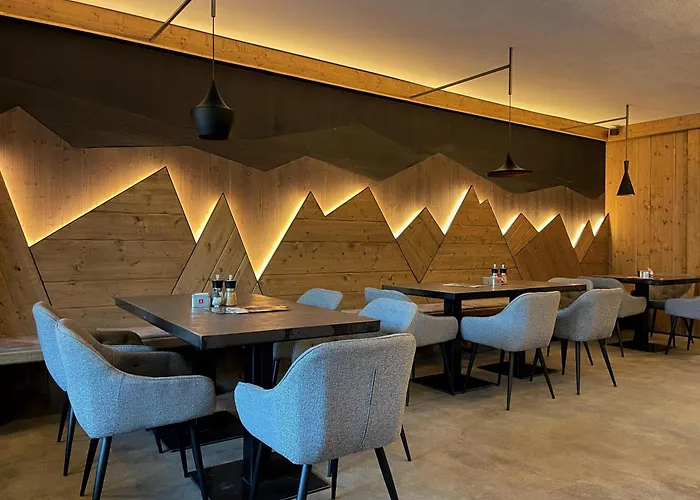 House Snc Di Elisa Baroni E Beatrice Dei Cas *